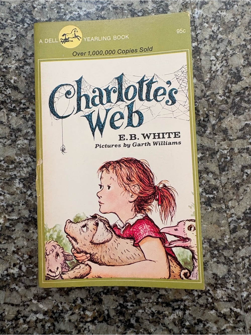 Charlotte's Web Paperback Book by E.B. White - Green Cover